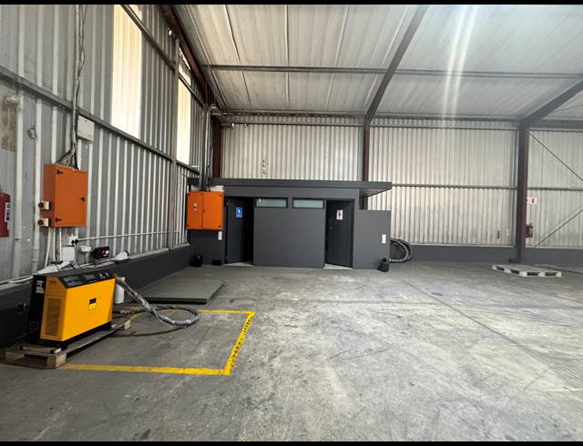 2,832M² WAREHOUSE FOR SALE IN PHOENIX INDUSTRIAL